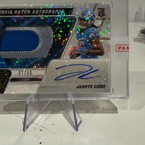 2023 Jahmyr Gibbs /50 Panini Zenith White Sparkle Autograph. Panini sealed - Picture 9 of 10
